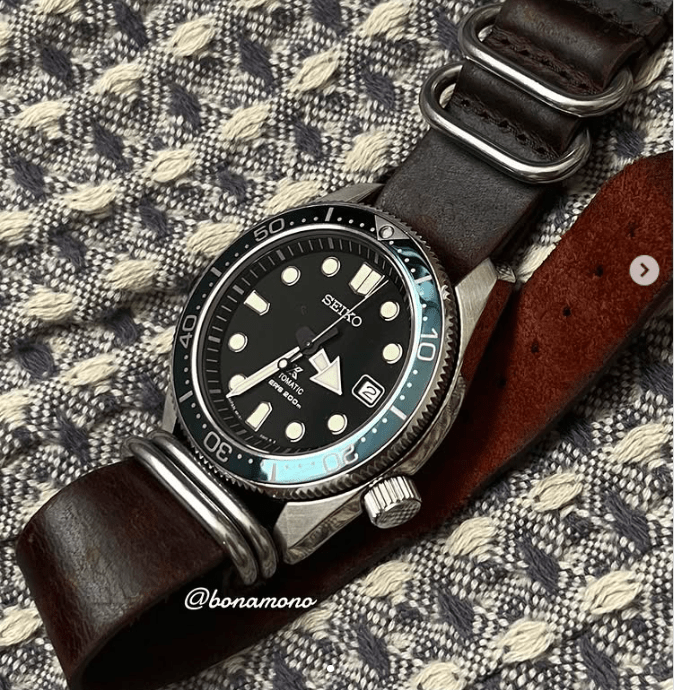 time+ 5-ring Oil Leather Military Watch Strap Dark Brown on SEIKO Diverswatch - time+