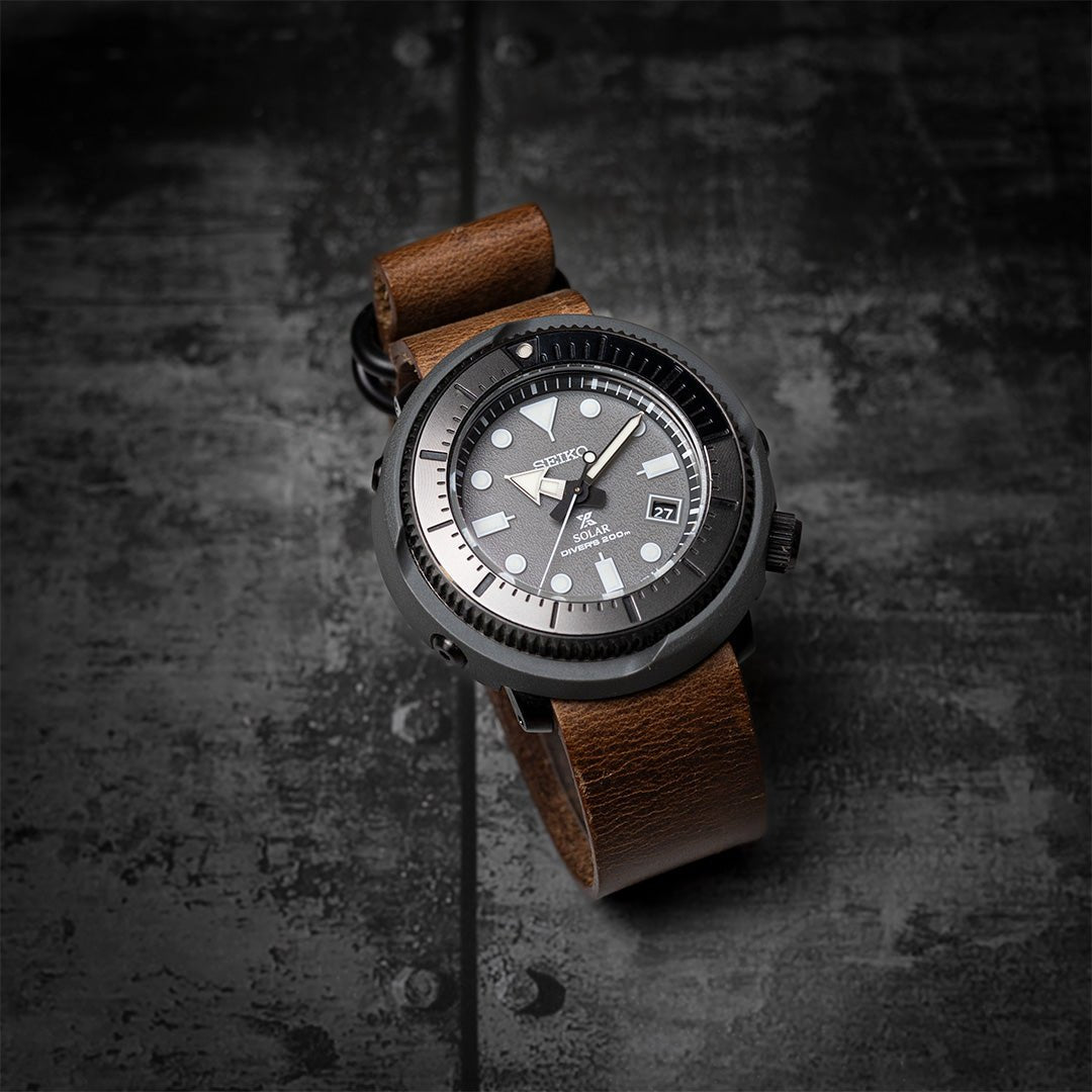 time+ 3 - ring Distressed Leather Military Watch Strap Vintage Brown - Matte Black