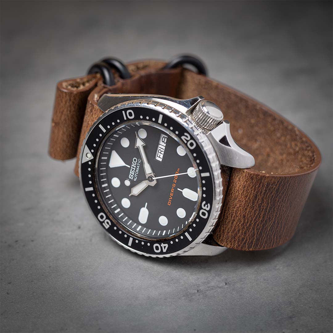 time+ 3 - ring Distressed Leather Military Watch Strap Vintage Brown - Matte Black