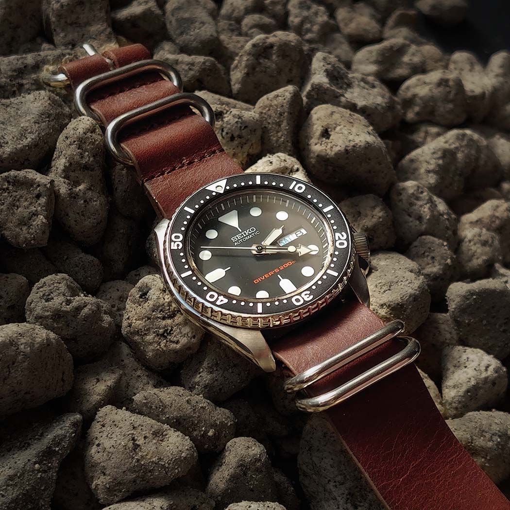 time+ 5-ring Oil Leather Military Watch Strap Brown